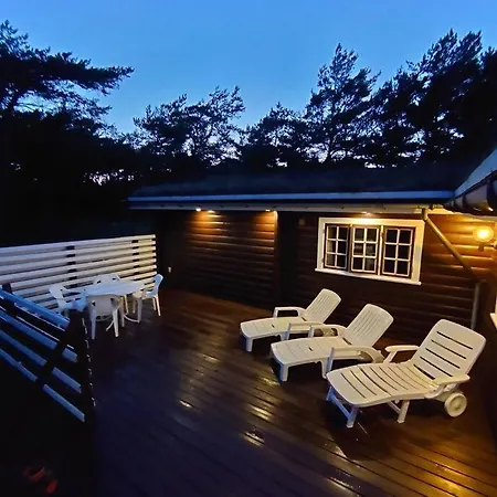 Skont Norsk Bjaelkehus Naer Strand Vester Somarken