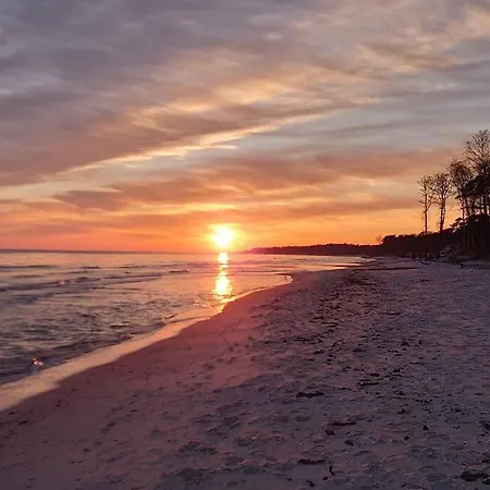 Skont Norsk Bjaelkehus Naer Strand Ferienhaus *