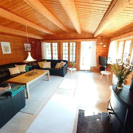 Skont Norsk Bjaelkehus Naer Strand * Vester Somarken